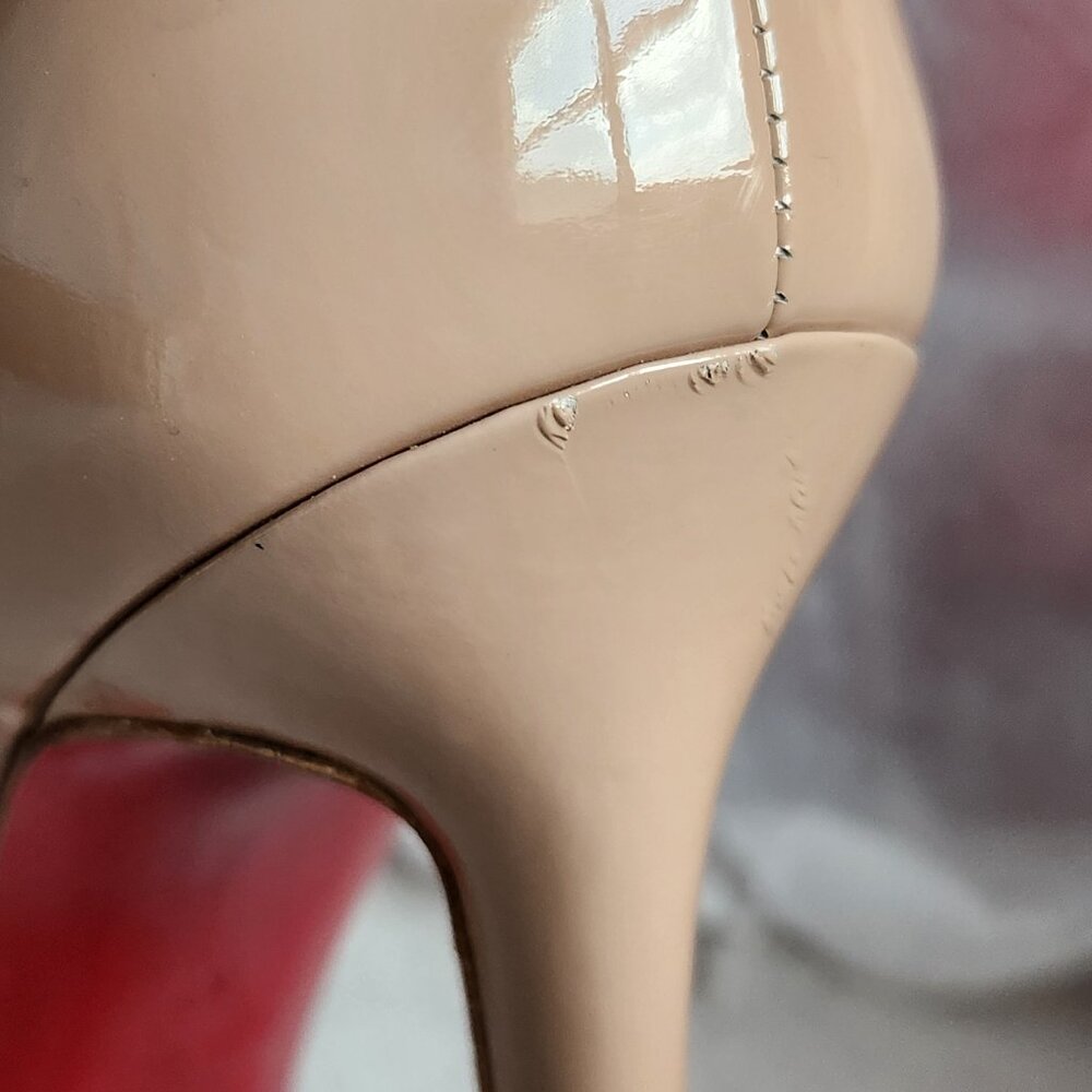 Christian Louboutin Patent Nude (fair skin nude) size 37 - Picture 7 of 14